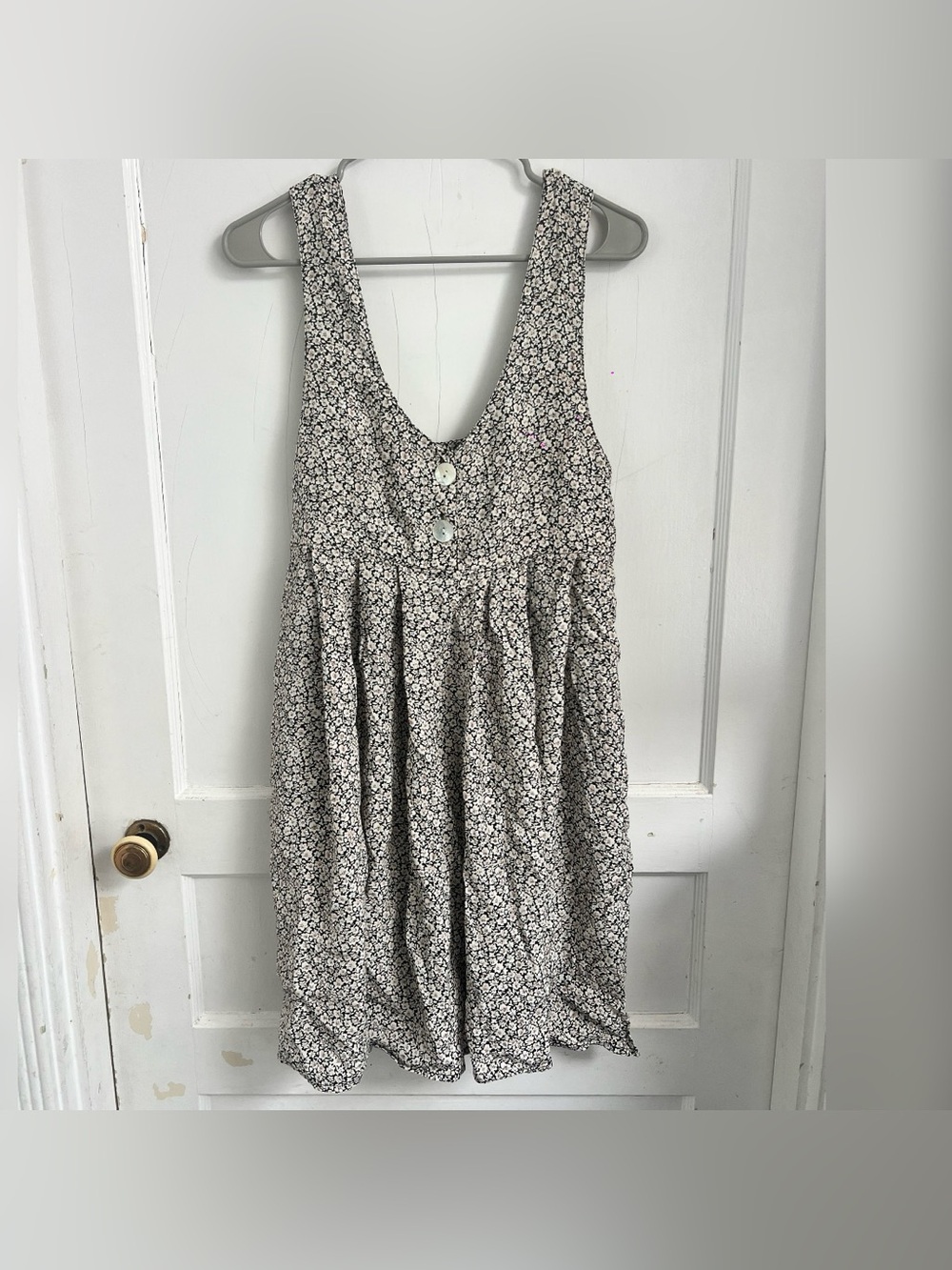 Vintage Express Floral
Cottagecore babydoll ditsy sleeveless dress Size S TRENDY
